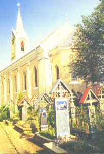 Maramureș - Biserica și Cimitirul vesel de la Săpânța : [Carte poştală ilustrată]